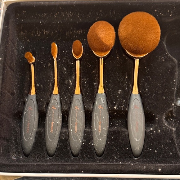 Oval Makeup Brush Set - Black and Gold see description - Picture 4 of 7